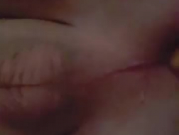 Sexy Arsch Strapon Schlampe fickt ihren Freund in ihrem engen Arschloch, während er seinen Schwanz saugen