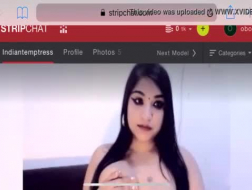 Busty Indian Rockerlyn Bhojpuri tante Nude. Webcam Aunty révèle nue soi-même.