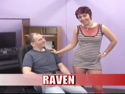 Raven Raven Raven gosta de ficar mais excitado enquanto seu namorado está fora da cidade, durante o fim de semana.