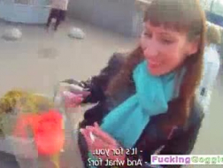En russisk jente fra amatør er ivrig etter å glede en kåt hann, når hun først er helt fornøyd