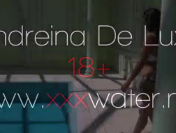 Andreina De Luxe, Angie nie może poradzić sobie z podnieceniem, więc masturbuje się przed kamerą internetową