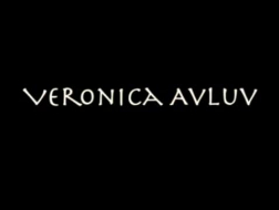 Veronica Avluv og hennes pupper blir skadet Jeg forårsaket Jesus Cum