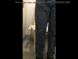 Azjatycka toaleta opiekunka kurwa przez czarnych facetów