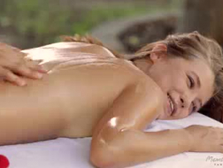 Carolina Sweets ha gradito un po' più di massaggio che non potrebbe mai chiedere di fronte al suo cliente.