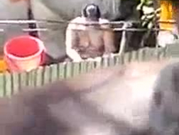 Masturbação de adolescentes que tomam banho de sol Aaliyah