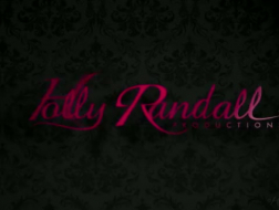 Riley Reid en Tiffany Doll worden op drie manieren geneukt en kreunen uit plezier terwijl ze klaarkomen.