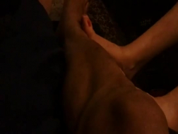 Сексуальная нимфа Вероника Диор широко раскрывает ноги и трахается в заднице