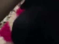 Brudna suka, Kendall Day stymuluje jej pochłaniającą mokrą cipkę, a przed kamerą
