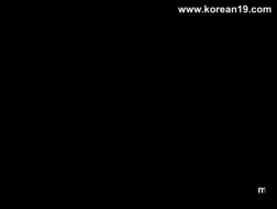 Seksowna Koreanka o złotych włosach, Amai Liu, ma zamiar ssać dużego kutasa