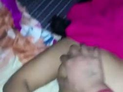 18-jährige Milf fickt schwarze Kerl vor der Webcam