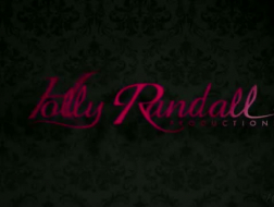 Riley Reid jest dojrzałą blondynką, która lubi uprawiać seks z wieloma napalonymi facetami