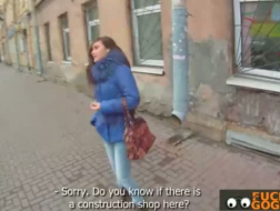 Une adolescente tchèque captivante baisée sans pitié et obtient une éjaculation faciale à la fin