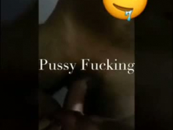 mi suegra se masturba mientras ve porno