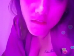 Het rondborstige meisje, Dr. Simony Young, ontmoette Aubrey Star en had wilde seks met haar op bed