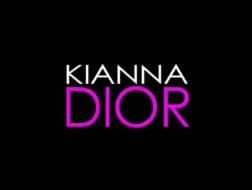 Garota de ébano, Kianna Dior abriu bem as pernas e ficou gangbanged em seu novo apartamento
