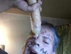 Cumhungry ebra рисует зудящую сперму на ее лице
