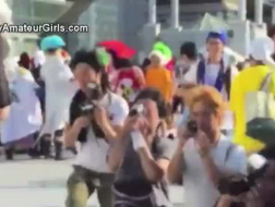 Настоящим японским красоткам кончил в свои киски нетерпеливый турист