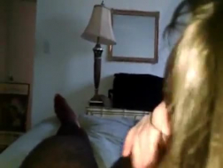 Грязной нежной жене в жопу глубоко фистят в жопу в любительском видео