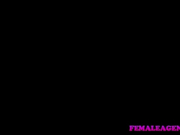 Anal mit der geilen Tittenmilf - Ein schlankes Interracial-Girl im Lagerausch gefilmt