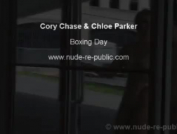 Cory Chase riceve un sacco di sperma fresco su tutte le sue grandi tette, ogni volta