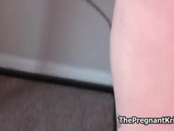 Rubia embarazada Valentina Nappi es follada por la espalda por un negro con un consolador