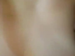 Rousse à queue de cheval baisée par la webcam