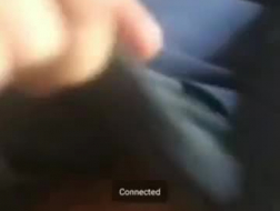 Un mec baise une salope teen salope et prend la bite de sa copine dans sa chatte