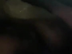 Grote zwarte tieten Kendall Kressler krijgt een cumshot op haar gezicht door een hete stripper