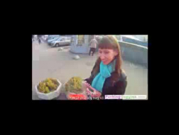 Sexy Russische brunette geneukt en ondergespoten door twee jonge hengsten