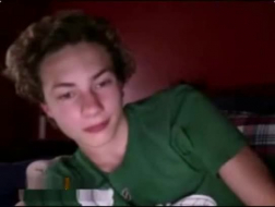 Blond 18 år gammel wanks på kuk under webcam cocksucking