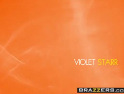 Kinky Violet Starr i napalony hydraulik już uprawiają seks, chociaż nikt ich nie ogląda
