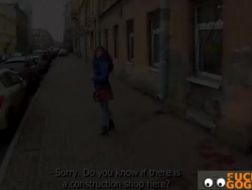 Brunette Tsjechische slet vingert haar kutje op webcam