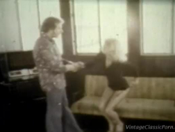 Vintage sexvideoer med slurvete busty tenåringer