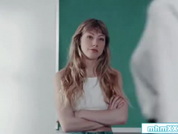 Ivy Wolfe transsexuelle ébène baisée face à sa webcam