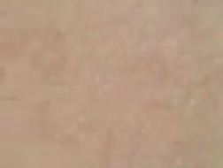 Ruda Vanessa Danger zamienia się w trójkę z prawdziwej skóry