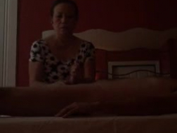 Depois de uma massagem erótica, Jessa Rhodes está recebendo uma massagem no pau dentro de sua buceta raspada