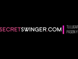 Swinger-Amateur Video öffentlicher Sex. Nahaufnahme einer dickbusigen Milf