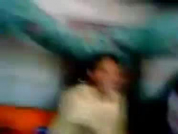 Indisk fyr straffer sin søte kone og gjør henne sprut!