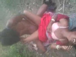 Adolescente bengali manipulado pelo chefe e seu chefe marido