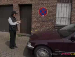 Dos babes de coño alemán follan lapdance