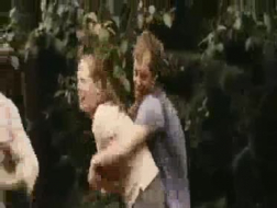 Scena promozionale con mamma pelosa e il suo twat debolezza a cui piace un sacco di piscio e creampie
