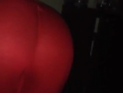 Sexy camicia rossa e pantyclose nera due clienti sexy per leccare il cazzo