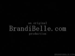 Brandi Belle giocando con la sua figa