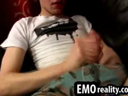 Emo twink doggy style blowjob cum in bocca part1