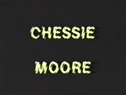 Miling Moore против Horny Teen Place в хардкорном втроем трахается с задницей и ртом