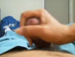 Rich young stud pulls and jerking off this webcam.