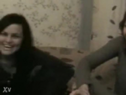 Śliczne rosyjskie nastolatki pieprzone w pokazie kamery internetowej