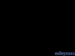 Twink Miley seios em lingerie sexy