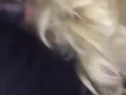 Chick blonde sexy se fait baiser la sécurité