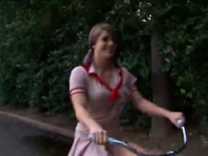 sierra ponceuses demoiselle scouts effrayant rails de vélo